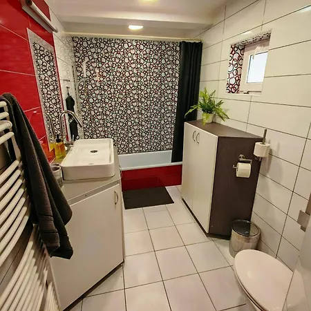 Hortenzia House With Free Parking דירה