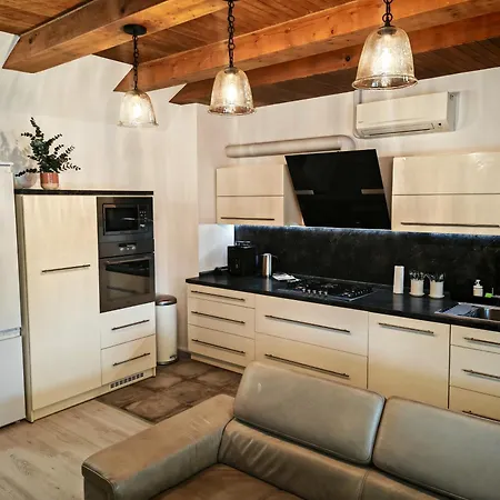 דירה Hortenzia House With Free Parking קושיצה