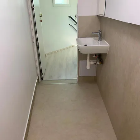Hortenzia House With Free Parking Appartamento *